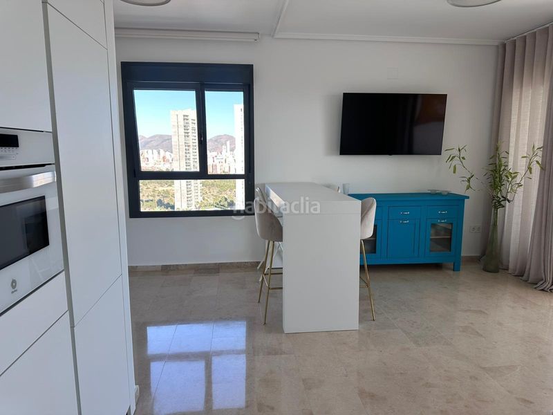 Foto 2a249d81-22c3-4633-8011-ec5e8ece5aee. Apartament amb aparcament piscina a Via Parque Benidorm
