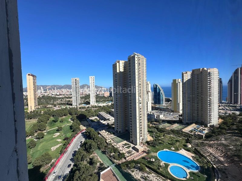 Foto fe1f1cb8-74c9-4c09-92b3-84030e971c9d. Apartament amb aparcament piscina a Via Parque Benidorm
