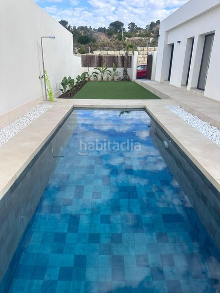 Foto 5f3caf15-ed19-4614-873f-ff541bbc625b. Xalet amb aparcament piscina a Finestrat pueblo Finestrat