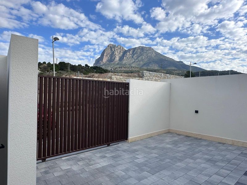 Foto c2ed9faf-cf30-4c95-85df-02b56c85da6b. Xalet amb aparcament piscina a Finestrat pueblo Finestrat