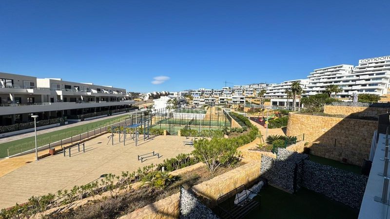 Foto c72cf209-482d-4f68-a905-e14fd1d31150. Dúplex amb aparcament piscina a balcón de Finestrat-terra marina Finestrat