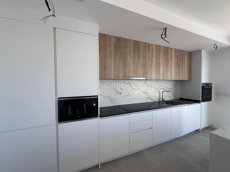 Foto 51f9c1e1-9db9-4baf-ad77-05cfd42a2897. Apartament amb aparcament piscina a balcón de Finestrat-terra marina Finestrat