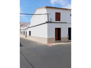 House  Calle colon. Casa en lepe con potencial para reconstruir y personalizar a tu