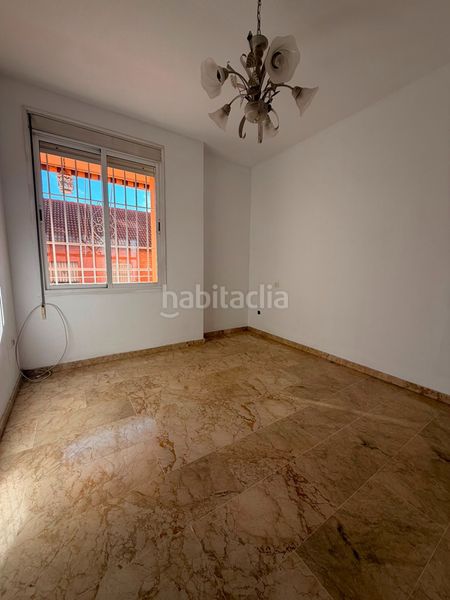 Foto bca131ee-8179-4496-a0aa-687bd755bf2f. Pis amb calefacció a colores - entreparques Sevilla