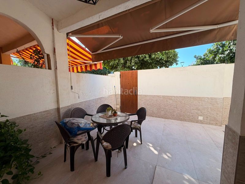 Foto 4082fb00-4b82-4b62-8a3d-72063d47fe1d. Casa adossada amb piscina a colores - entreparques Sevilla