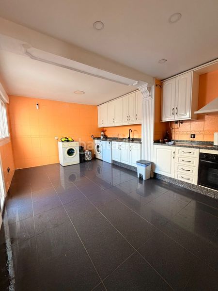 Foto bf7ebcce-d729-434f-a6c5-7b3a88af8fe5. Casa adossada amb piscina a colores - entreparques Sevilla