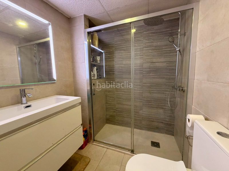 Foto e9ccef6b-de7a-4887-877d-3d3d1cfe8388. Casa adossada amb piscina a colores - entreparques Sevilla