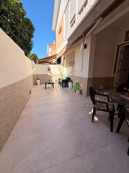 Foto fbc229f2-e0f6-4a48-a08f-75b81748a1ae. Casa adossada amb piscina a colores - entreparques Sevilla