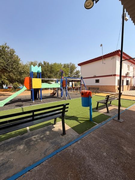 Foto bc98d8b3-1481-496a-bcf6-e474ed9b4305. Casa amb calefacció aparcament piscina a Carmona