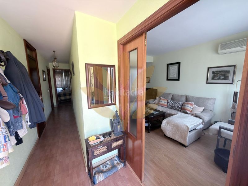 Foto 32ab25bf-1cad-4f77-a0fe-d361a2d689e4. Casa adossada amb aparcament a Montesol - Mejostilla Cáceres