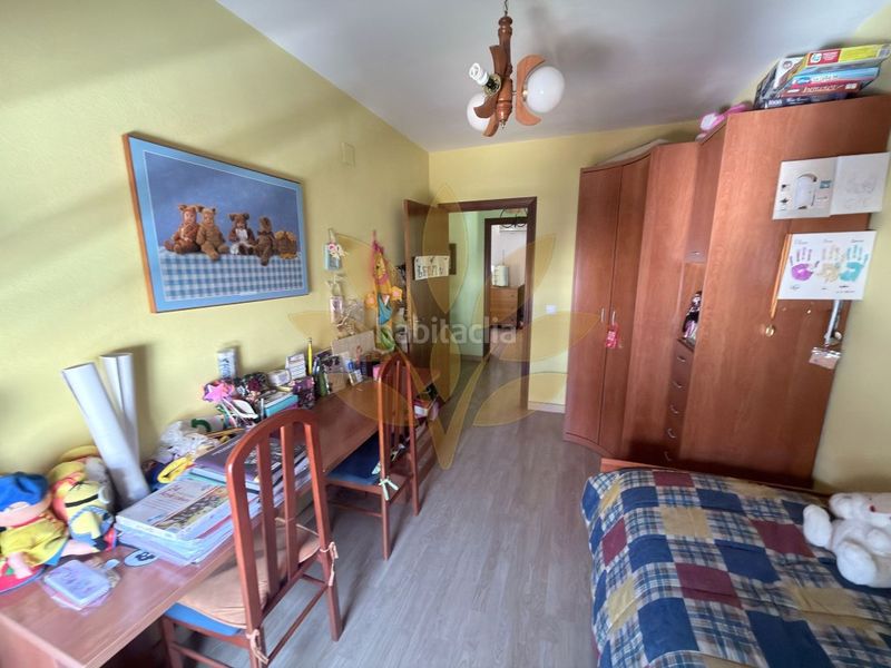 Foto d2fd5a5c-037d-48c2-a402-842bcd540264. Casa adossada amb aparcament a Montesol - Mejostilla Cáceres