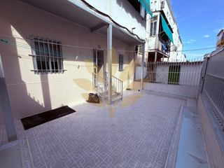 Pis en Nuevo C�ceres. Bajo en la zona de llopis