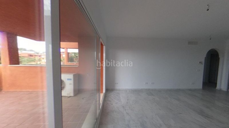 Foto e27b7b83-ee63-4832-8689-ccf0b1bc4e04. Apartamento sin comisiones de agencia, apartamento alquilado en la reserva, oportunidad para inversores. en Marbella