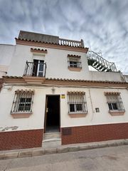 Casa en Montealto. Amplia casa en pedanía