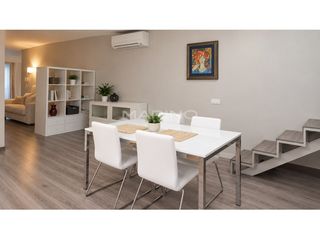 Duplex in Verdum. Dúplex en buen estado con terraza en nou barris, barcelona.