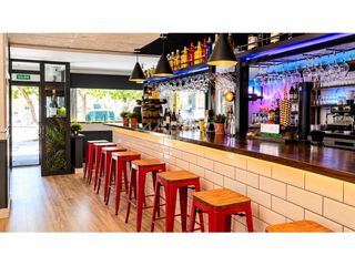 Geschäftsraum in Cervelló. Barcafetería en traspaso con gran terraza en cervelló