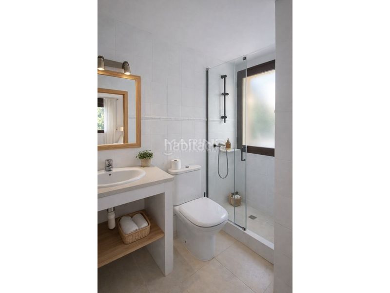 Foto ad54c919-5272-4503-be75-ba73291576bf. Casa amb aparcament a Montgoda Lloret de Mar