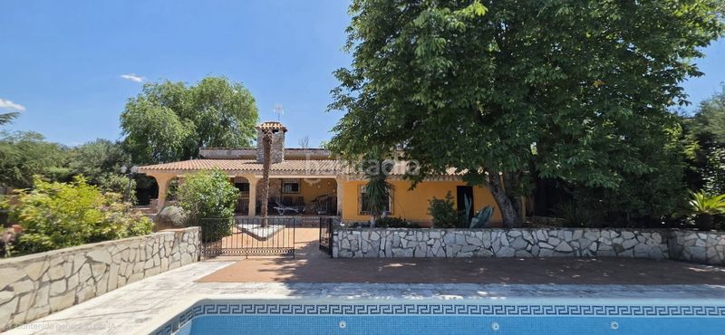 Foto d3bb99c3-5026-4e68-b464-c663b22d4f3c. Xalet amb xemeneia calefacció aparcament piscina a Nuevo Baztán