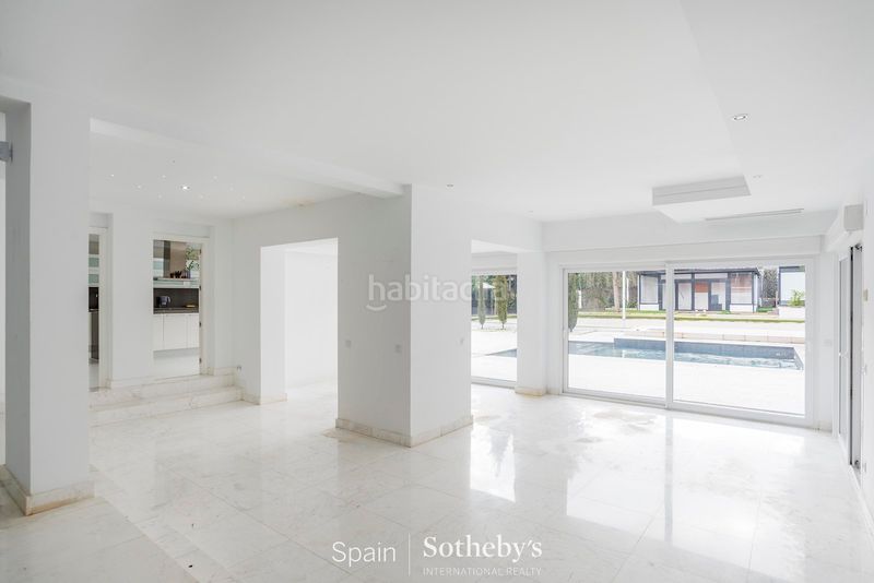 Foto 0833b557-df6f-4840-9af3-df8716402553. Casa villa de 6 dormitorios , madrid en urbanización La Moraleja La Moraleja