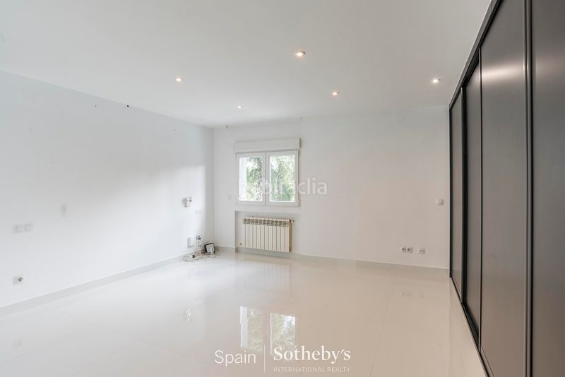 Foto 1113ff1f-6c3b-4633-8540-06f12e5aec31. Casa villa de 6 dormitorios , madrid en urbanización La Moraleja La Moraleja