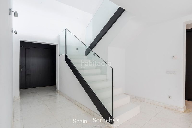 Foto 9c09be93-4db7-4045-b6d2-65f5a9c11d22. Casa villa de 6 dormitorios , madrid en urbanización La Moraleja La Moraleja