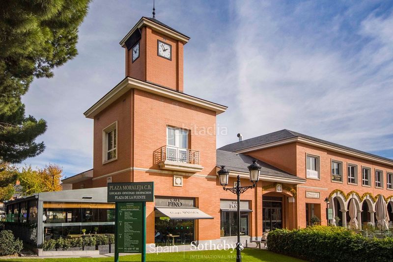 Foto b592ea6d-c853-4e1d-9955-60bfe5528dbd. Casa villa de 6 dormitorios , madrid en urbanización La Moraleja La Moraleja