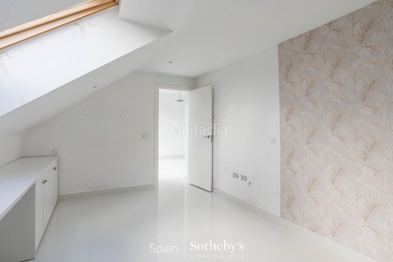 Foto ebc17de8-58b6-4053-868a-78316e933cd9. Casa villa de 6 dormitorios , madrid en urbanización La Moraleja La Moraleja
