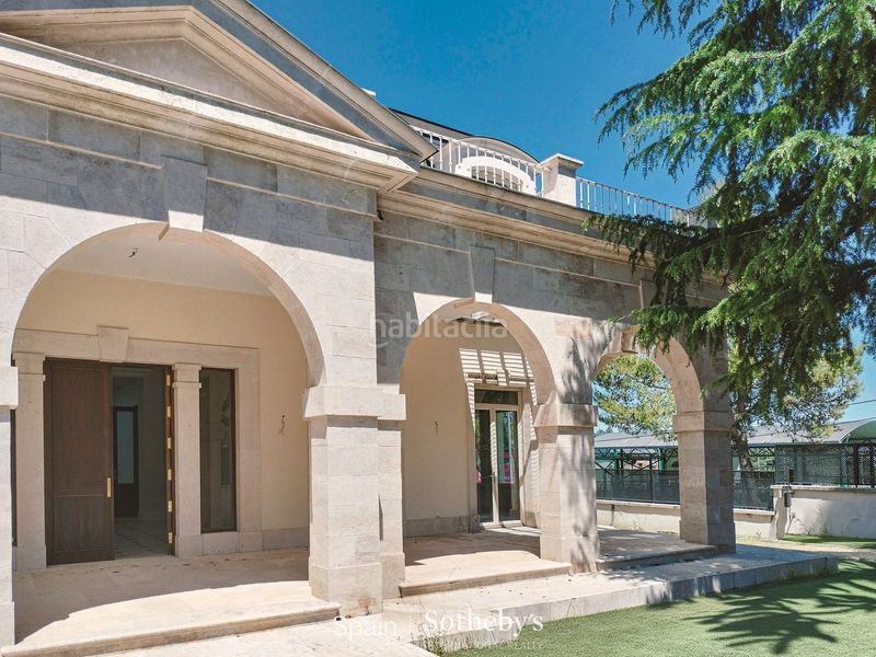 Foto 5f4cba2c-b5b2-40e2-9485-cd112a3f122e. Casa amb calefacció aparcament piscina a Conde Orgaz - Piovera Madrid