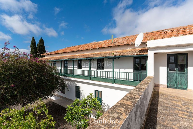 Foto cd94718e-a0b4-46aa-9a15-0c0df976065c. Terreno residencial en carretera de Telde a santa brígida gc 80 oportunidad de inversión y exclusiva privacidad en una finca de 80.000 m. en Telde