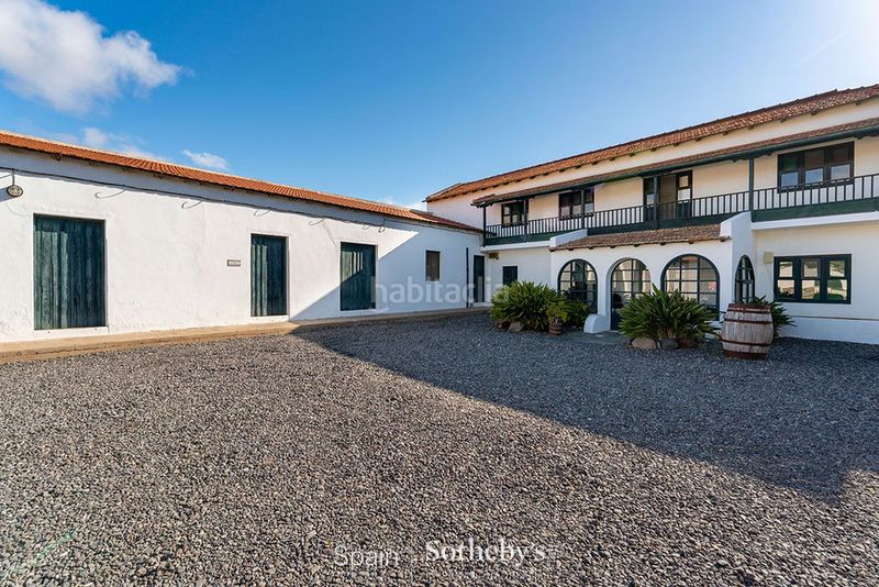 Foto cec605a7-b0f8-41a9-ba97-f52b2fefd138. Terreno residencial en carretera de Telde a santa brígida gc 80 oportunidad de inversión y exclusiva privacidad en una finca de 80.000 m. en Telde