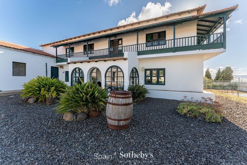 Foto d4b37048-d91a-4b6c-a385-e7b797179a9d. Terreno residencial en carretera de Telde a santa brígida gc 80 oportunidad de inversión y exclusiva privacidad en una finca de 80.000 m. en Telde