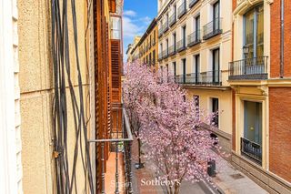 Apartament a Calle de Huertas