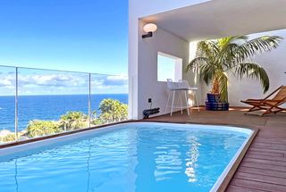 Casa aparellada  Calle los lavaderos. Semiadosado con terraza y vistas al mar en el norte de tenerife