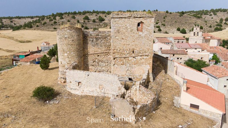Foto 4e00c1b3-ae9b-4031-8a6c-45e21e80c7f7. Masia a Establés