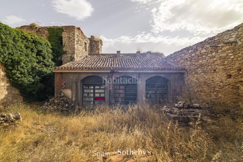 Foto a492a303-efd0-4009-9b8d-9a38b0dbd563. Masia a Establés