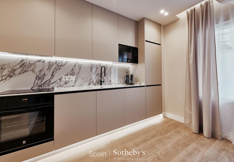 Foto fc706b02-32c0-45f0-bc74-f212d46418bf. Apartament a Gaztambide Madrid