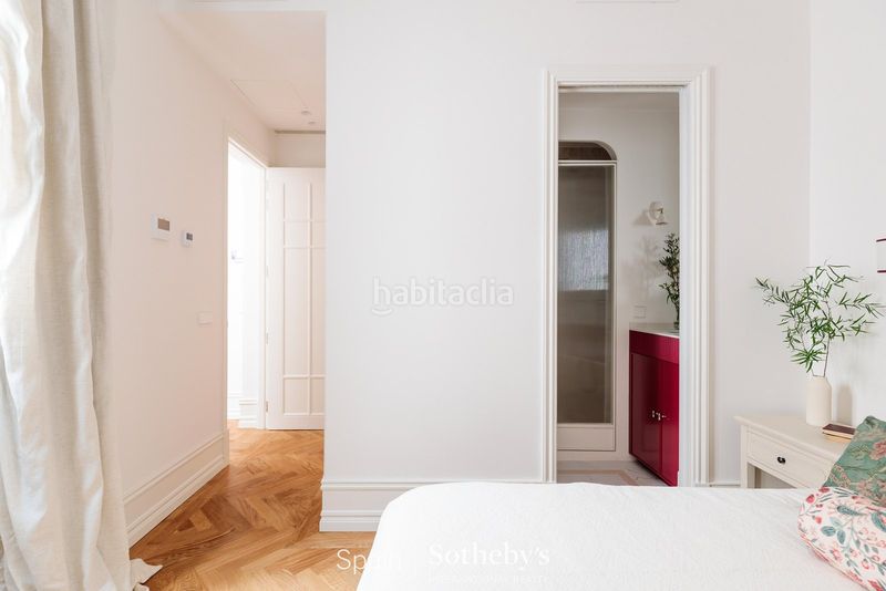 Foto 1592a360-9c85-4550-a5aa-a3760582c732. Apartament amb calefacció aparcament a Almagro Madrid