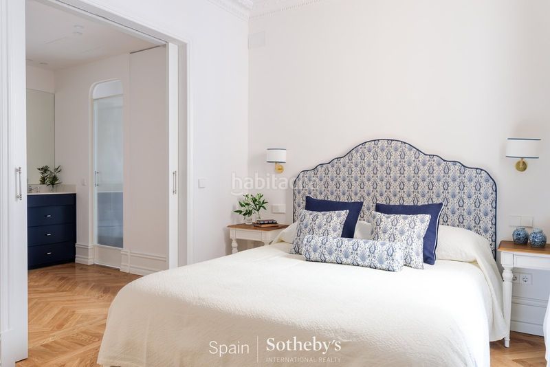 Foto d2dd310c-2f82-42af-8460-3cc450b02bbe. Apartament amb calefacció aparcament a Almagro Madrid