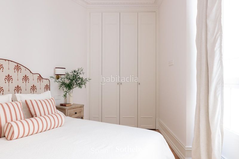 Foto e5e8c6dc-7de4-4957-9124-ead62ec12a8e. Apartament amb calefacció aparcament a Almagro Madrid