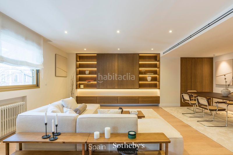 Foto 130b1132-606f-4e9e-94e5-985cafba814c. Apartament amb calefacció a Almagro Madrid