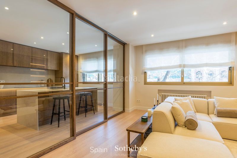 Foto b9cfa279-a8f8-41df-92df-fbd32a8449c7. Apartament amb calefacció a Almagro Madrid