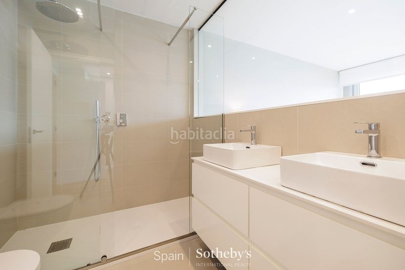 Foto 88f416aa-a241-4e55-a487-83856af80819. Casa aparellada amb aparcament piscina a Monte Porreiro Pontevedra