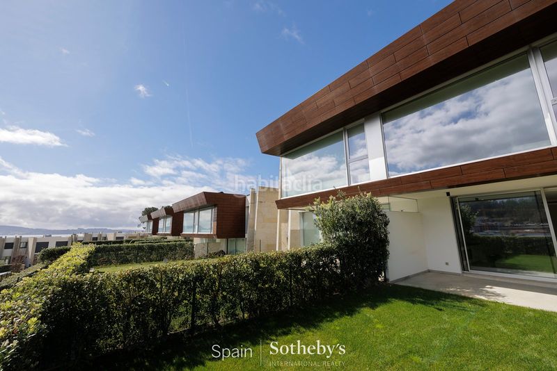 Foto bfb2093c-b2d4-4611-ab98-319d507384c7. Casa aparellada amb aparcament piscina a Monte Porreiro Pontevedra