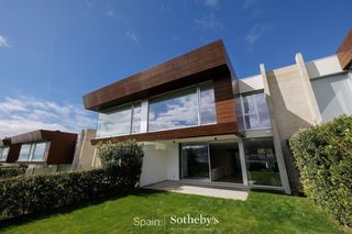 Casa aparellada  Lugar de areas. Exclusivo chalet adosado de dise�o  con vistas al mar en sanxenx