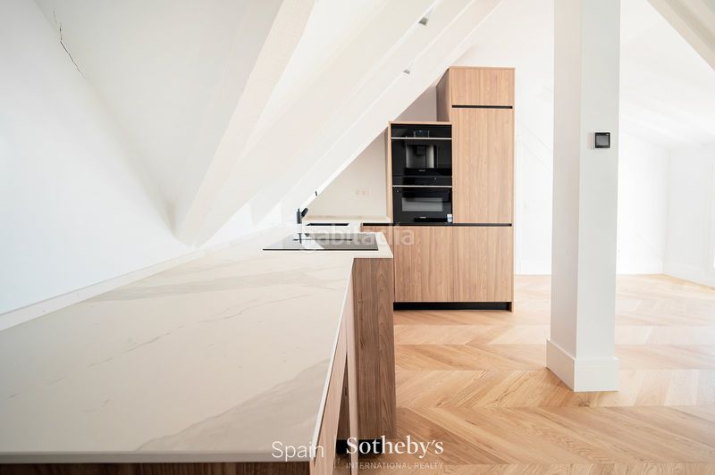 Foto 0afc3e32-c02e-4ca0-9233-f3b71e3f4244. Apartament a Castellana Madrid