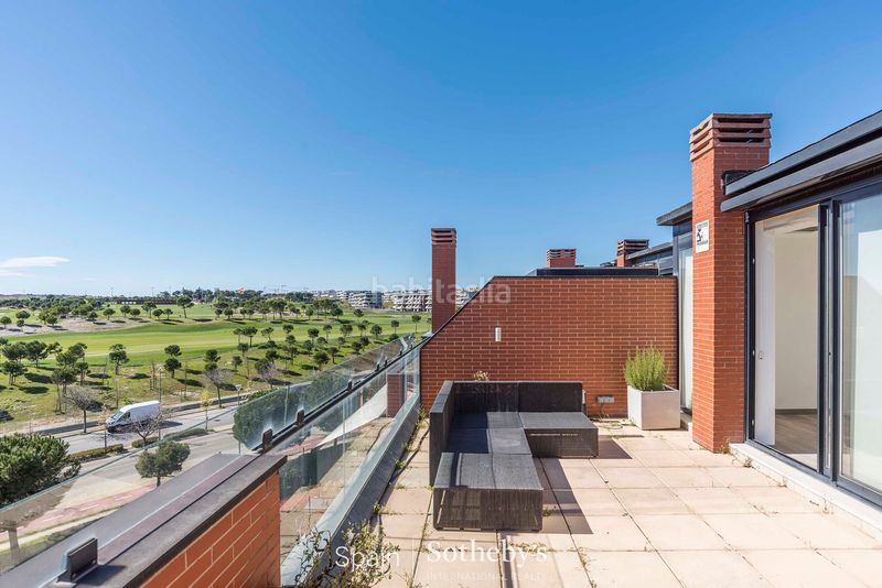 Foto 825afb29-8999-4d2a-be5f-59804968f193. Dúplex amb calefacció aparcament piscina a Prado de Somosaguas Pozuelo de Alarcón