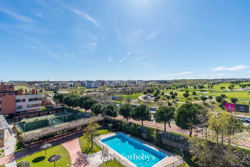 Foto 944aff36-0680-4996-bf4c-15d2e3ff4ffd. Dúplex amb calefacció aparcament piscina a Prado de Somosaguas Pozuelo de Alarcón