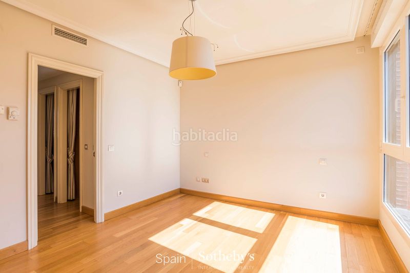 Foto e6991a0b-8598-4fe5-ba90-d637f5b1fddf. Dúplex amb calefacció aparcament piscina a Prado de Somosaguas Pozuelo de Alarcón