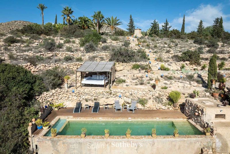 Foto f6428f25-1b30-43f9-8b38-b878a8ef8b8e. Casa amb aparcament piscina a Aguamarga Níjar