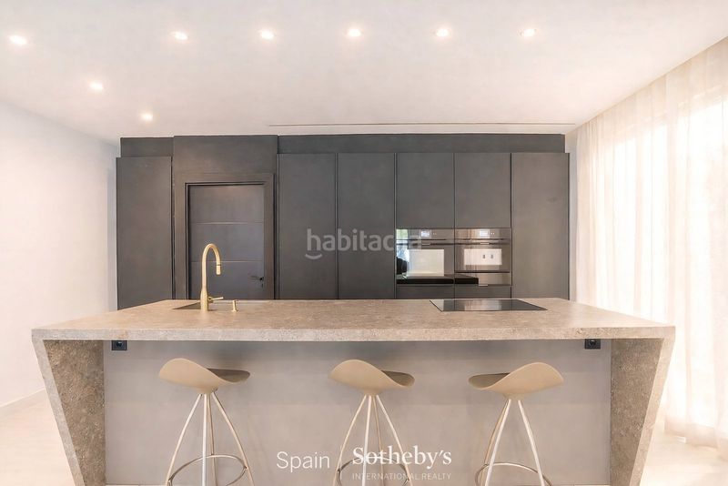 Foto 1c6b700c-3e88-4a5b-b94b-41edd127c483. Casa amb calefacció aparcament a Somosaguas Pozuelo de Alarcón